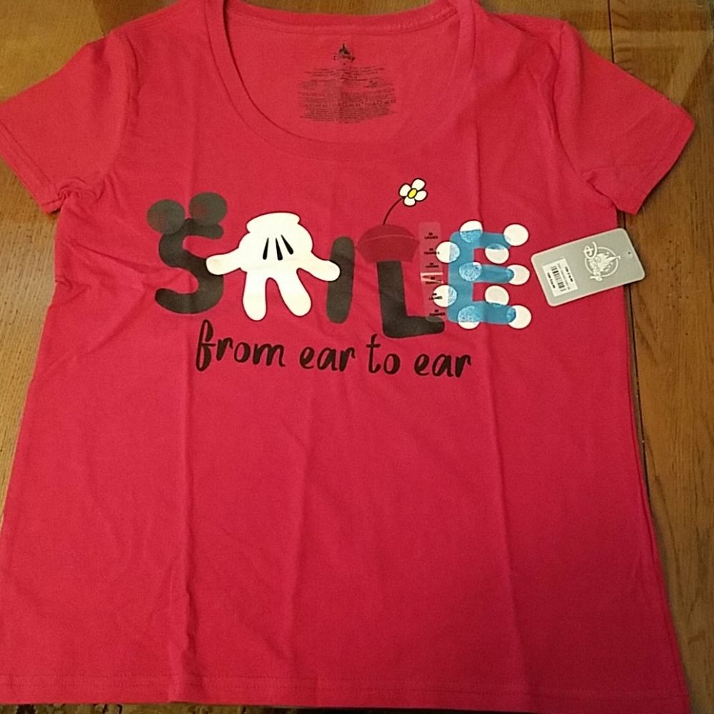 New Disney Minnie Mouse smile ear-to-ear t-shirt